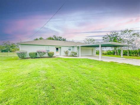 homes for sale in san leon texas.